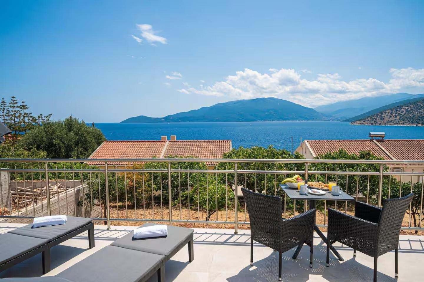Maritina'S Apartments Amazing Sea View Αγία Ευφημία Εξωτερικό φωτογραφία